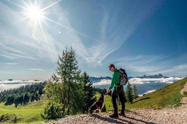 Naturel Hoteldorf SCHÖNLEITN - Wandern mit Hund