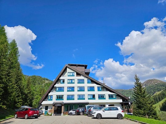 Familienhotel Nockalm - Außenansicht Hotel