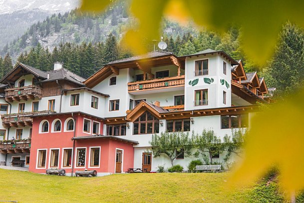 Pirkers Natur & Bio Familienhotel - Außenansicht Hotel