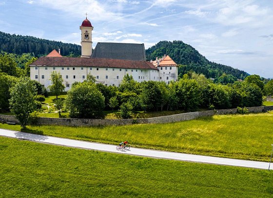 Stift St. Georgen - Stift St. Georgen, Außenansicht