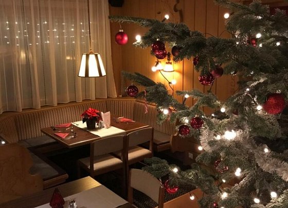 Gasthof Fair - Weihnachtsbaum in der Lobby