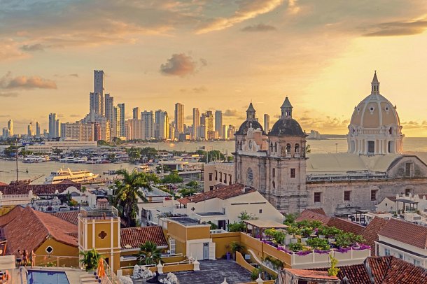 Florida bis Seattle mit Norwegian Encore - Sonnenuntergang über Cartagena