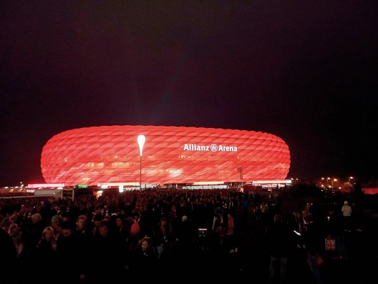 Deutsche Bundesliga Bayern München 2025-26 - FC Bayern Allianz Arena by night
