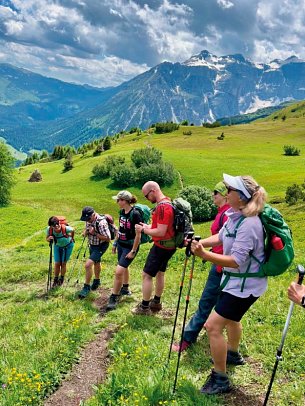 Alpenüberquerung – von Garmisch-Partenkirchen nach Sterzing - Leute auf Wanderung