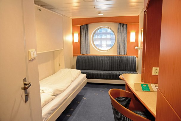 Nordlichter - mit Hurtigruten Signature Nordkap-Linie MS Trollfjord - Kabine