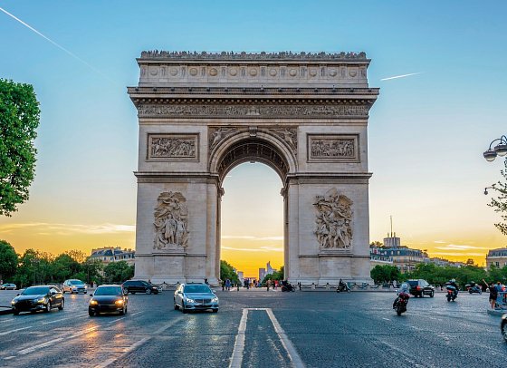 Kunst pur auf der Seine mit SEINE COMTESSE - Paris, Triumphbogen
