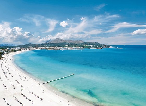 Standortrundreise zu Mallorcas Mandelblüte - Bucht von Alcudia