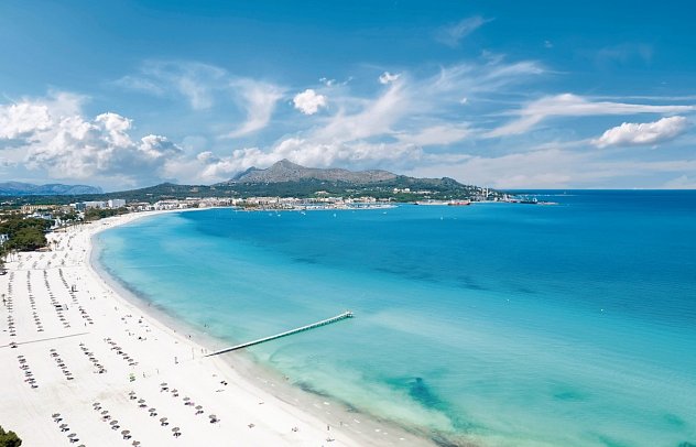 Standortrundreise zu Mallorcas Mandelblüte - Bucht von Alcudia