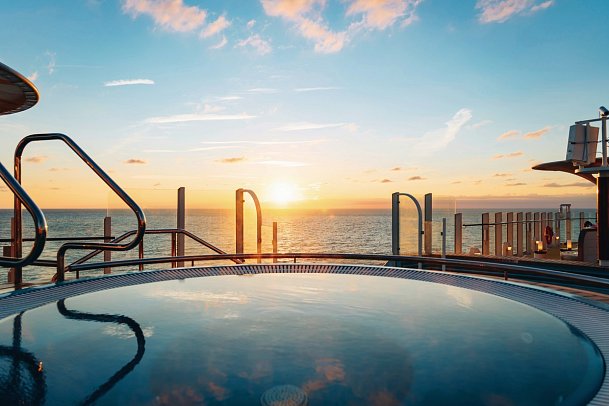 Mediterrane Schätze mit AIDAcosma - Whirlpool