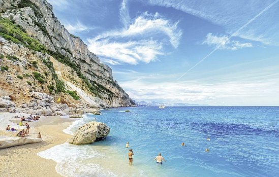 Mediterrane Schätze mit Sardinien mit AIDAcosma