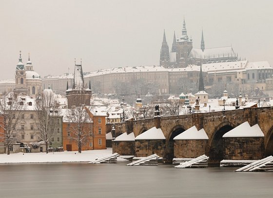 Advent in Prag Stadt der Tausend Türme Bahnreise - Prag im Winter