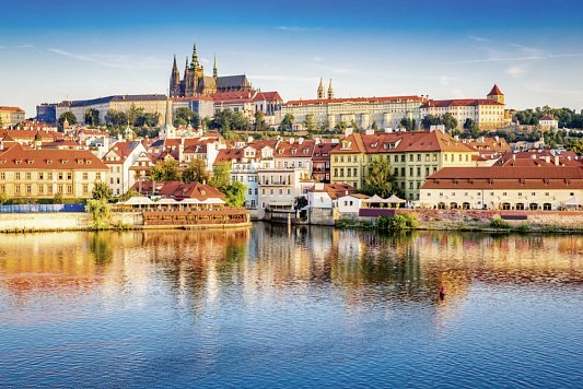 Zugfahrt nach Prag zu Fronleichnam - Die Stadt der Tausend Türme