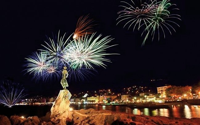 Salonzugfahrt zu Silvester an die K&K Küste