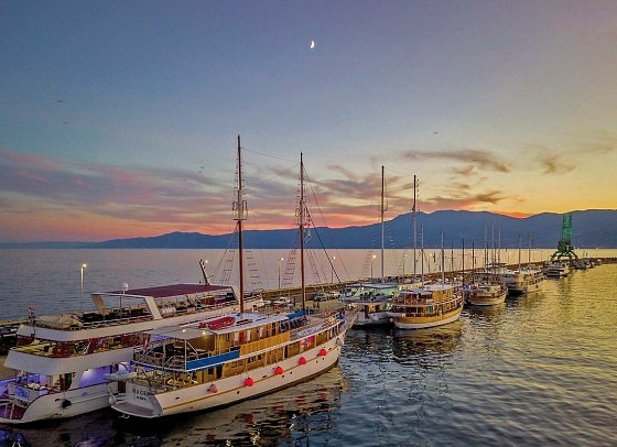 Blaue Reise - Kreuzfahrt zwischen 1000 Inseln ab/bis Trogir - Hafen Rijeka