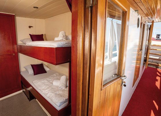 Blaue Reise - Kreuzfahrt zwischen 1000 Inseln ab/bis Trogir - Beispiel Doppelkabine Comfort Plus