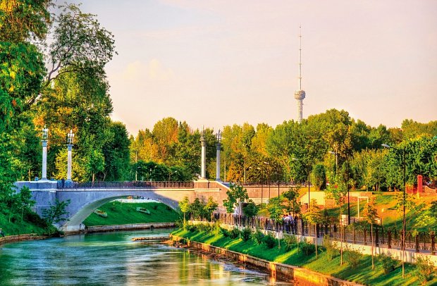 Usbekistan Reise ins Herz der Seidenstrasse - Kanal in Taschkent