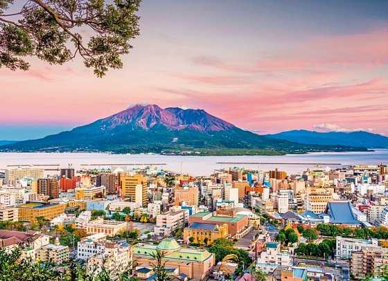 Japan zur Kirschblüte mit Diamond Princess - Kagoshima mit Sakurajima Vulkan