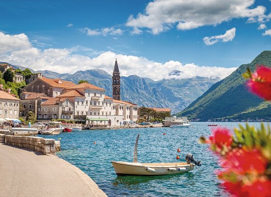 Griechische Inseln ab/bis Venedig mit Costa Deliziosa - Perast