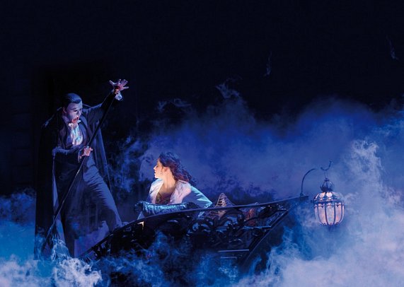 Ibis Hotel Mariahilf & DAS PHANTOM DER OPER - Szene aus dem Musical Phantom der Oper