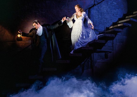 Ibis Hotel Mariahilf & DAS PHANTOM DER OPER - Szene aus dem Musical Phantom der Oper