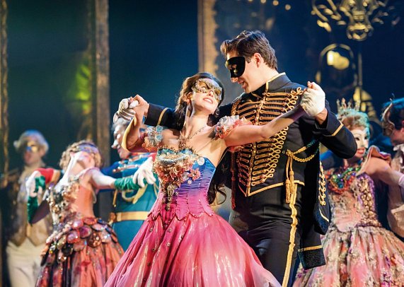 Ibis Hotel Mariahilf & DAS PHANTOM DER OPER - Szene aus dem Musical Phantom der Oper