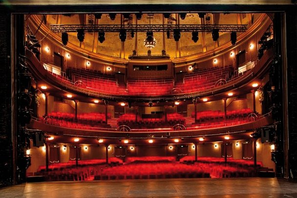 Ibis Hotel Mariahilf & DAS PHANTOM DER OPER - Raimund Theater, Aufführung 