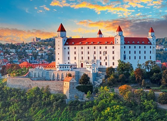 Im Glanz der Donau mit der MS Prinzessin SISI - Burg Bratislava