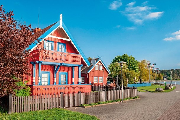 Baltikum Rundreise - Traditionelles Holzhaus In Nida