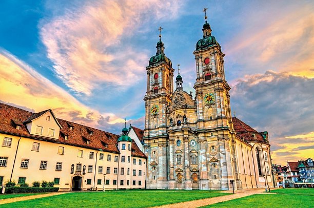 Große Bahnrundreise zwischen Alpen und Dolce Vita - Stiftskirche und Kathedrale St. Gallen